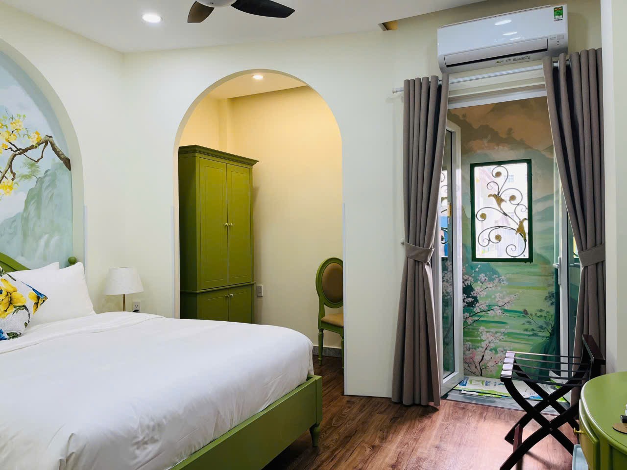 hotel-img